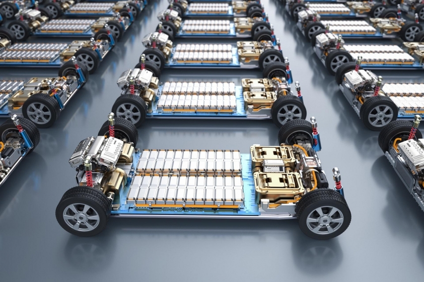 2EF0_ey-group-of-electric-cars-with-pack-of-battery-cells-module-on-platform