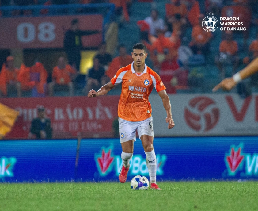 CLB V.League ra quyết định bất ngờ với trung vệ Brazil 852615