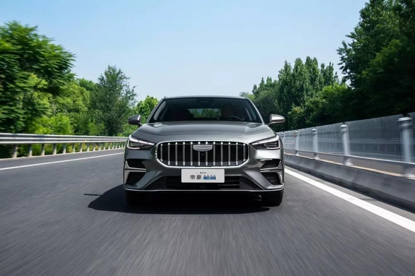 Geely Emgrand i-HEV (3)