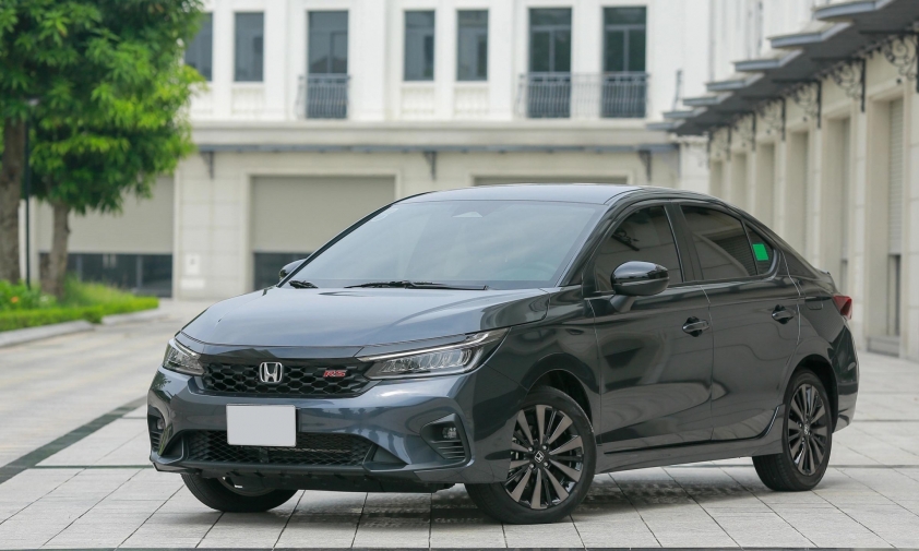 Khách Việt ưa chuộng xe gầm cao, sedan chỉ còn vài cái tên giữ được sức hút
