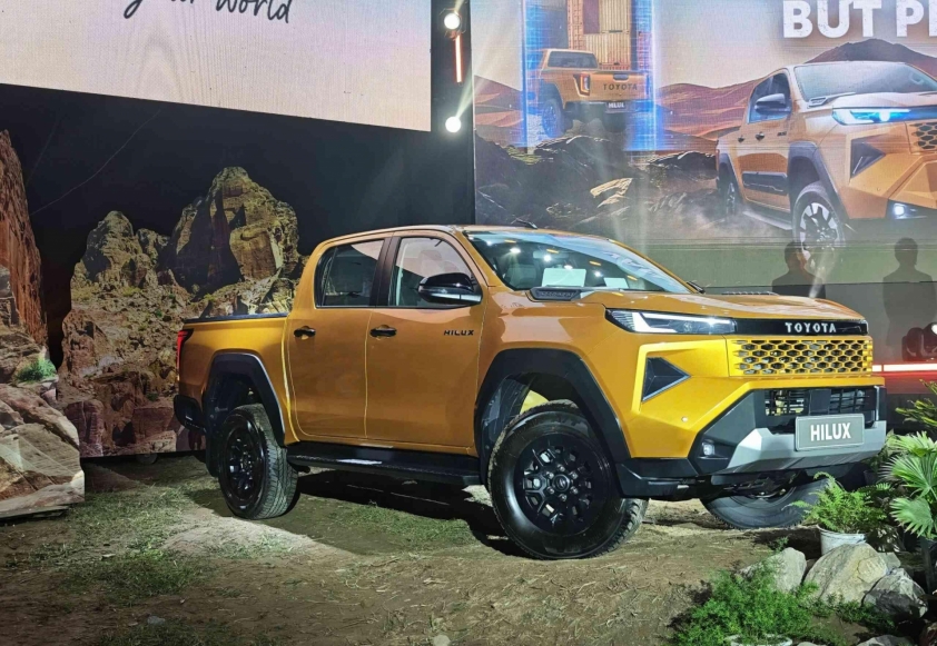 Toyota Hilux lần thứ hai vượt mặt Ford Ranger, dẫn đầu phân khúc bán tải trong tháng 6/2026 865784